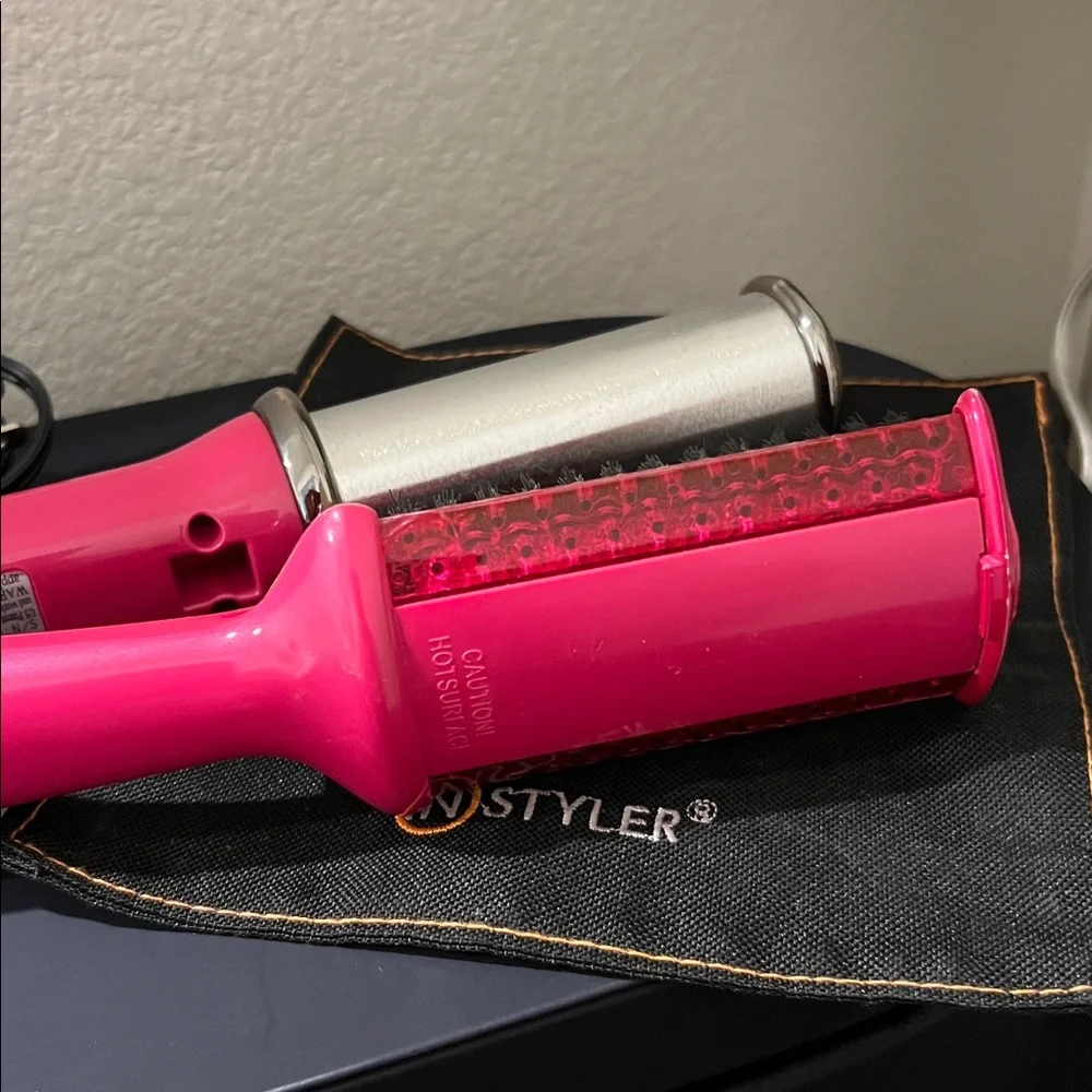 Instyler rotating heated iron and brush- Pink Hair Styling Tool - Picture 2 of 6